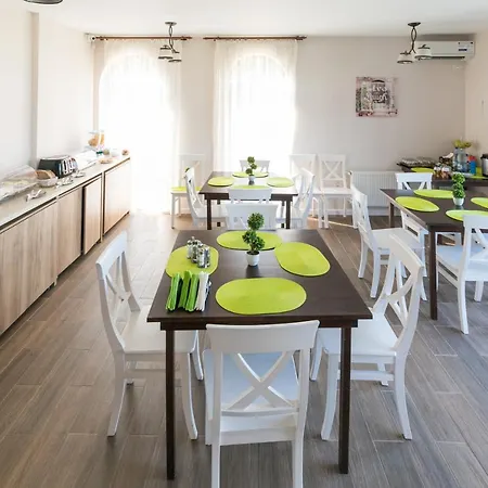 Ciao - Adults Only 4* קורבו